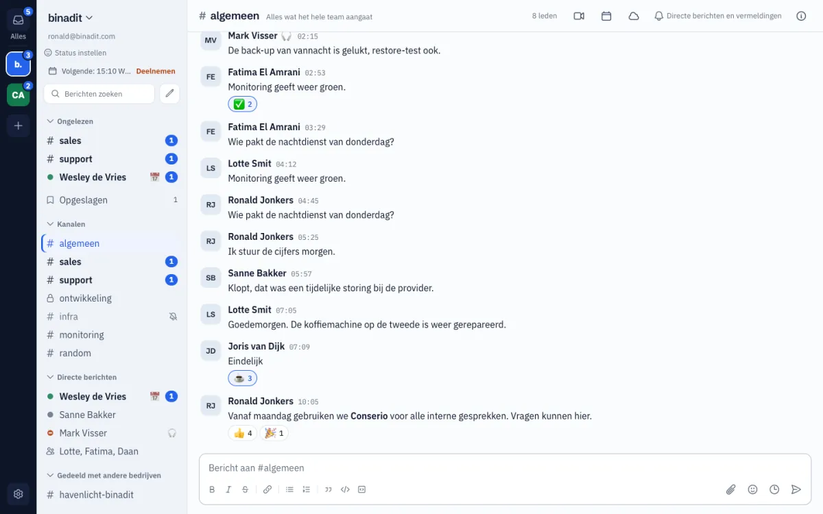 Het hoofdscherm van Conserio met accountbalk, zijbalk en een kanaal